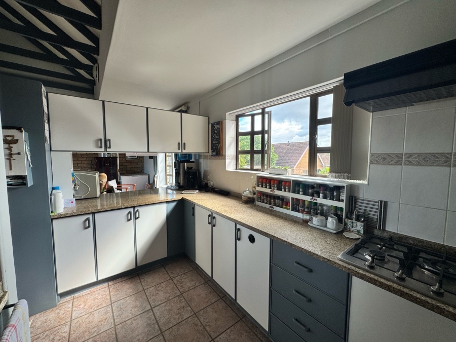 5 Bedroom Property for Sale in Stilbaai Wes Western Cape